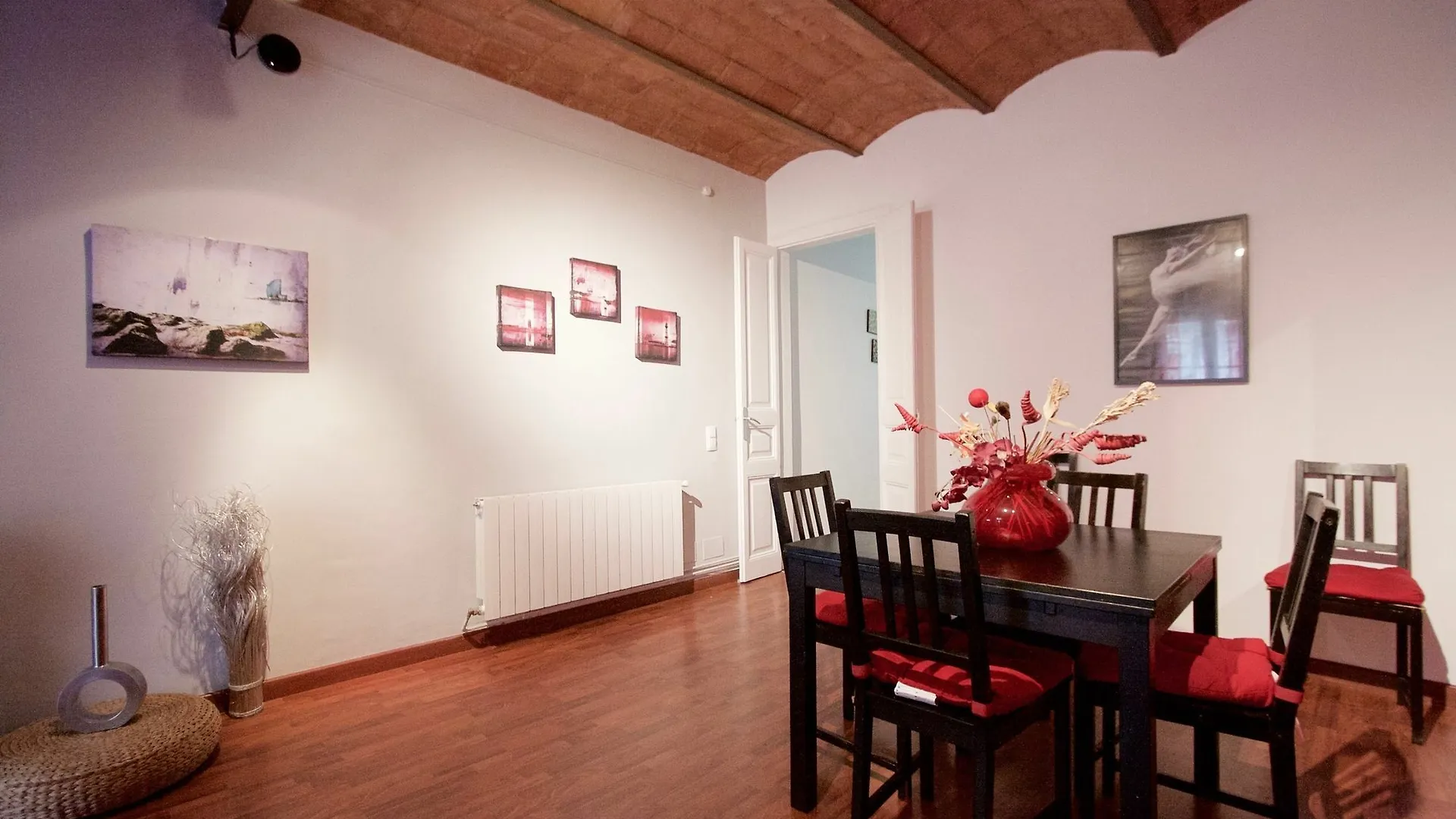 Charm Rambla Catalunya Apartment Barcelona